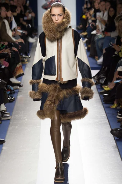 Look 12